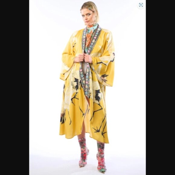 Aratta Story Of The Crane Kimono in mustard One Size NWT - Picture 1 of 9